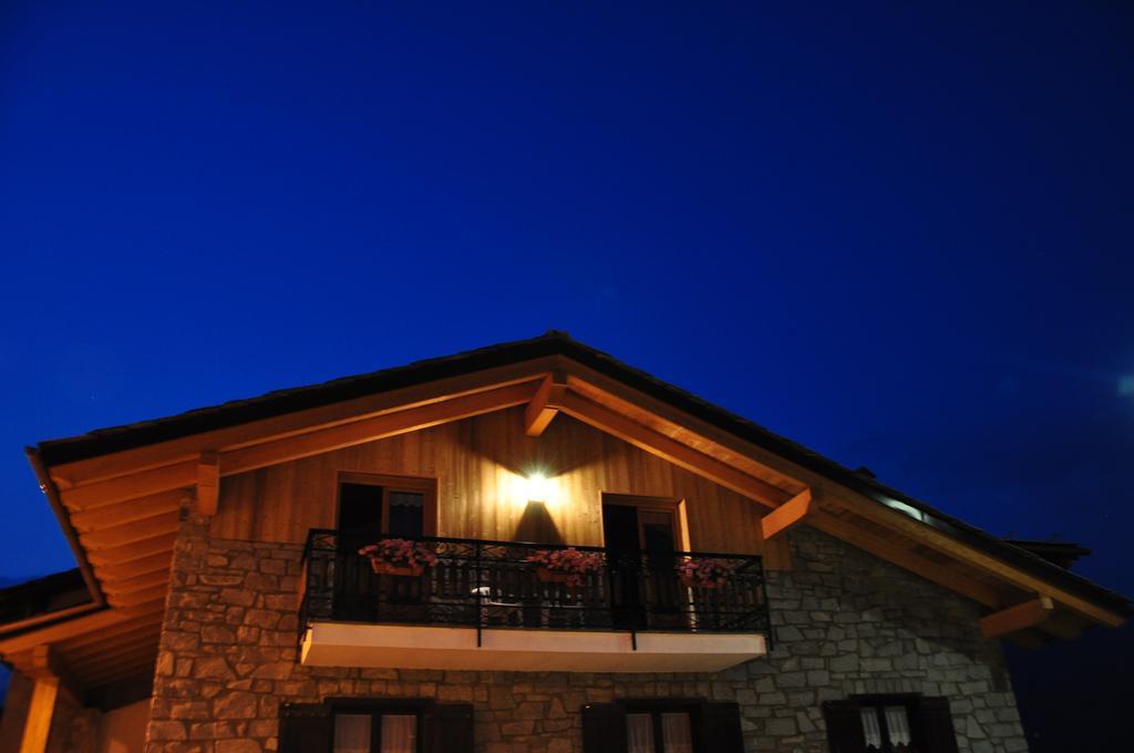 Le Foyer De La Ferme Lägenhet Aosta Exteriör bild