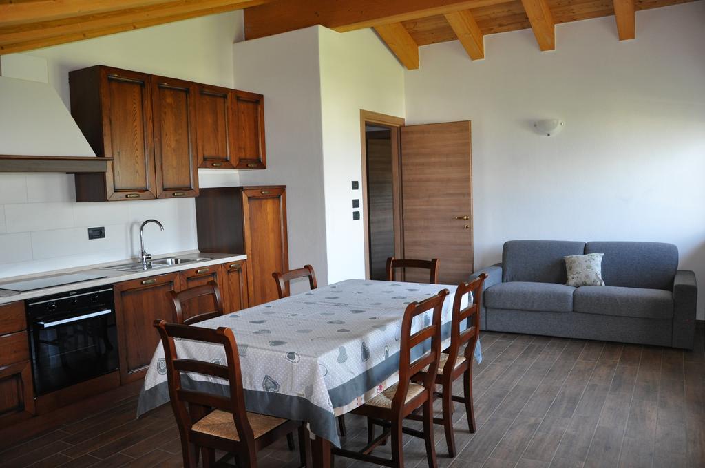 Le Foyer De La Ferme Lägenhet Aosta Rum bild