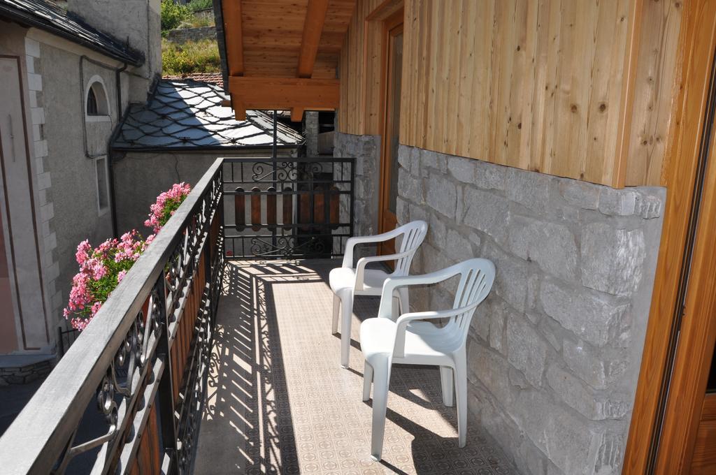 Le Foyer De La Ferme Lägenhet Aosta Rum bild